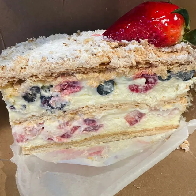 Mia's Brooklyn Bakery: The Legendary Best Napoleon in New York 🍰