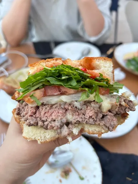 Los Angeles | Delicious California-Style Cuisine 🍔🌮