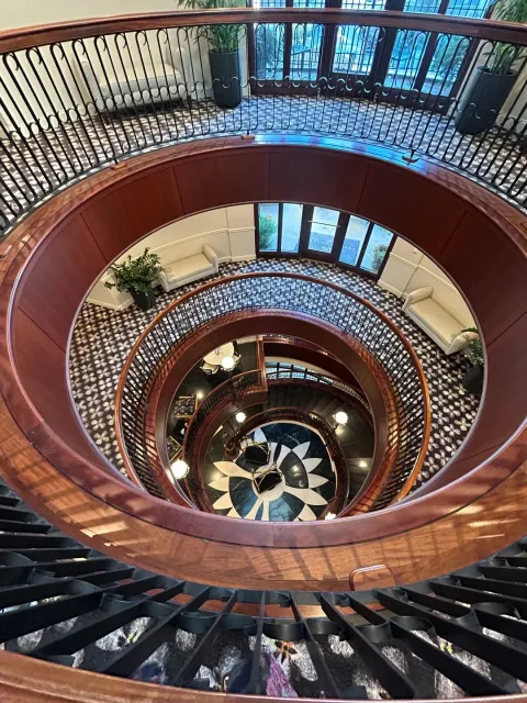 Absolutely Worth Booking! 🏨💫