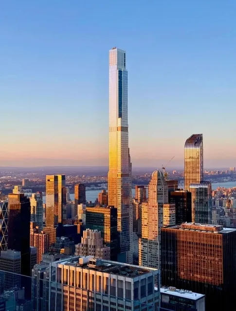 Chicago 360 Observation Deck: A Heart-Pounding Encounter at the City's