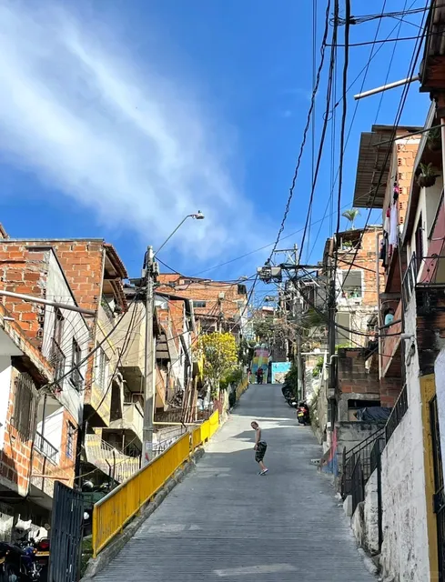 Medellín Travel Guide: From Infamous to Inspiring 🌈