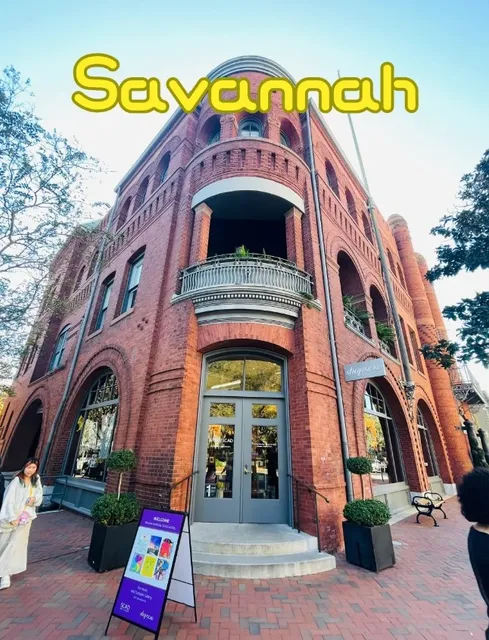 The Lucas Theatre: Savannah's Historic Gem! 🎭✨