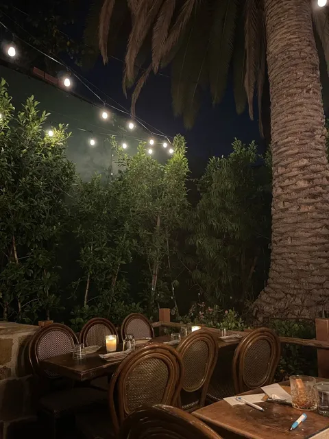 Los Angeles | A Mediterranean Restaurant with 100/10 Ambience 😋