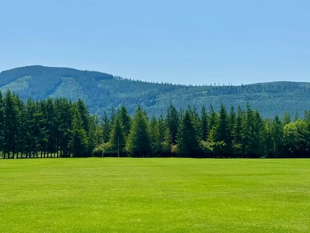 Snoqualmie's Hidden Pastoral Paradise 🌿🏈​​