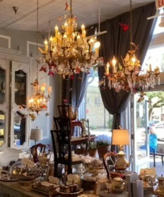 CHOCOLAT BY ADAM TURONI: A Sparkly, Sweet Wonderland in Savannah!