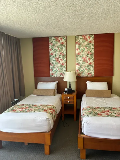 First 7-Night Stay – August 2025 🌺🏨🌴