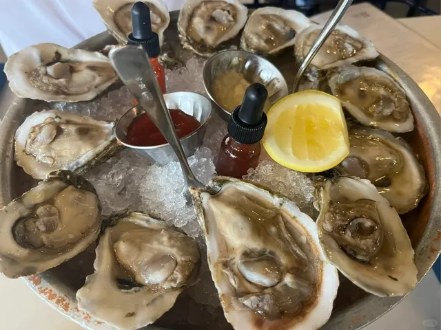 Austin Oyster Happy Hour at Plank Provisions: A Shellfish Spectacle! 