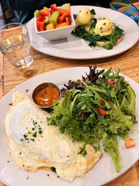 💘 LA’s Romantic Dining Gem: Met Him at the Bar