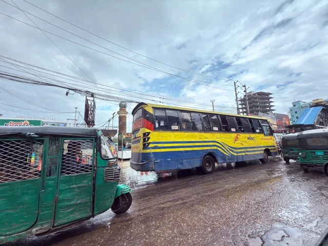 First Time in Bangladesh 🇧🇩 | Not What I Expected!