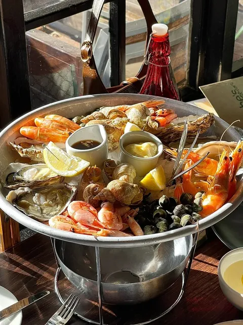 🇬🇧 Hastings | Webbe's Rock-a-Nore: A Seaside Feast Near London 🦞🌊