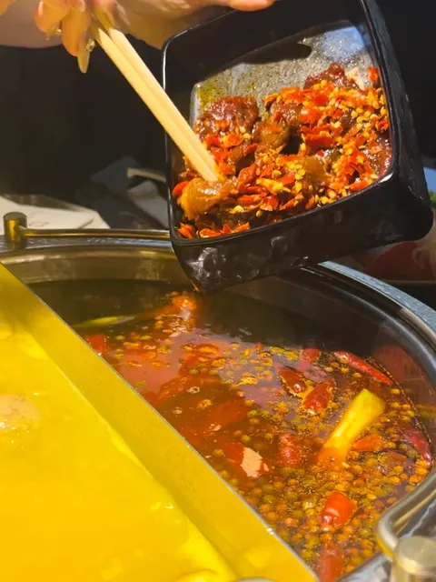 ATL All-You-Can-Eat King Crab 🦀 Paired with Spicy Hot Pot! 🔥