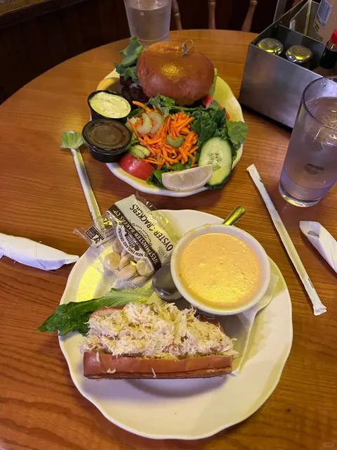 Maine | Which Restaurant Serves the Best Local Specialties in Acadia?