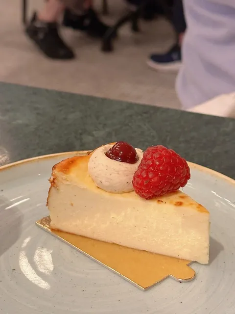 Dublin | Century-Old Café's Delicious Desserts  🍰✨