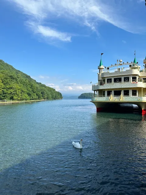Healing Scenery for the Whole Summer, Boat Ride to Lake Toya's Nakajima Island