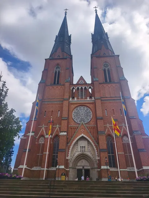 🇸🇸 Uppsala: The True Nordic Gem – Perfect Day Trip from Stockholm✨