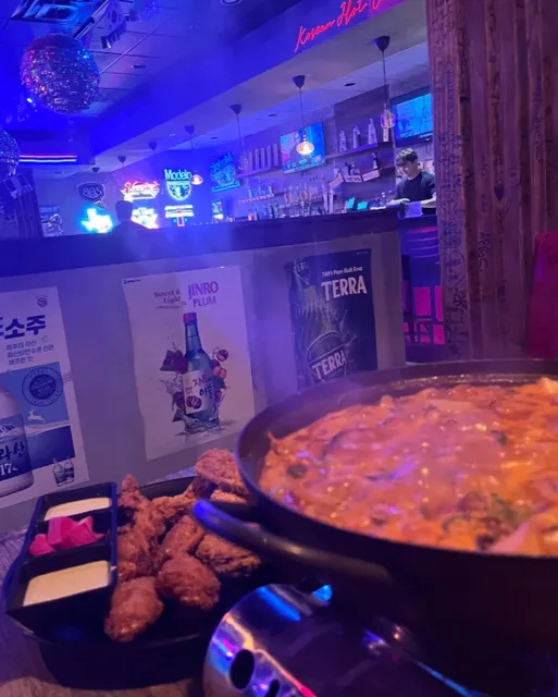 Restaurant Exploration | Dallas' "Nightclub" with Handsome Guys