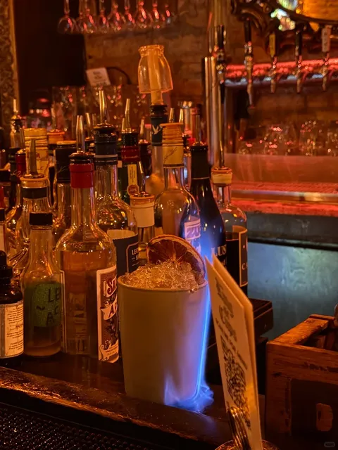 ​​King of Cups: Chicago’s Mystical Tarot-Themed Bar 🔮🍸​​