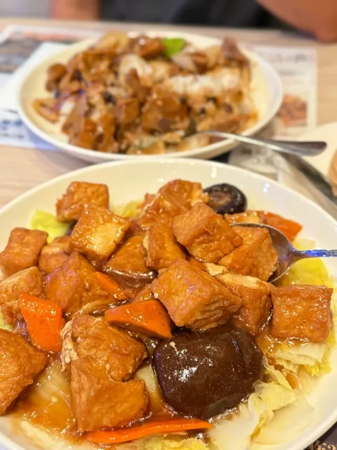 Monterey Park's Classic Cha Chaan Teng | ABC Cafe 🍽️✨