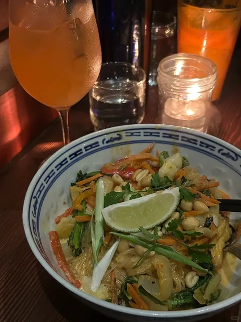 🇨🇦 3 Hidden Gem Eateries in Victoria | Unique & Delicious ✨