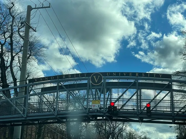 Nashville Travel Guide | Must-Visit Spots & Food Recommendations 🎵