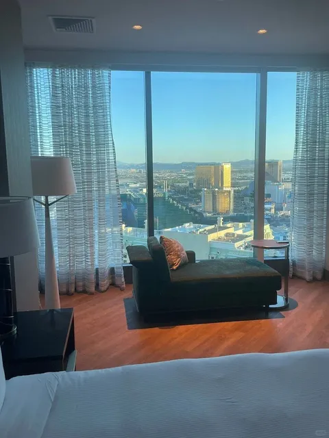 Why Isn’t Anyone Recommending This Vegas Hotel?