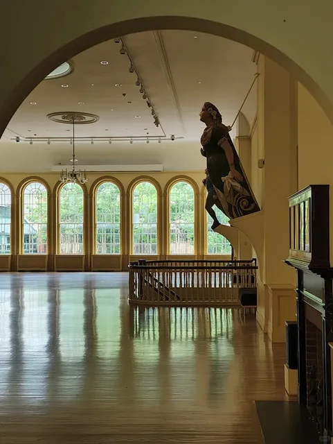 Salem Guide: Eat, See & Shop in the Witch City! 🧙‍♀️