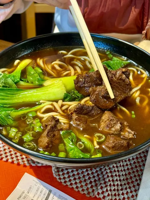 ATL's Must-Try Taiwanese Eats | Mama's Kitchen Review 🐷🍜