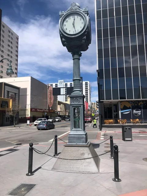 Reno Citywalk: The "Biggest Little City" in Nevada 