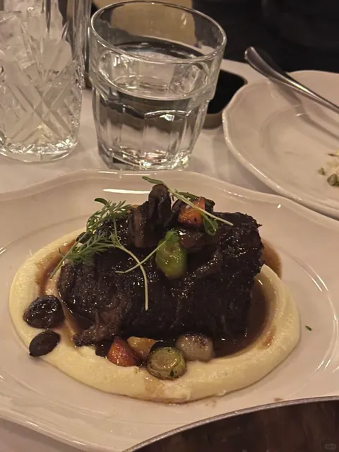 A Little Paris Hidden on the Second Floor 🇫🇷