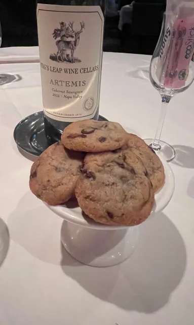 🥩🌟 A Fantastic Meal – Perfect for Special Occasions! 🌟🍰