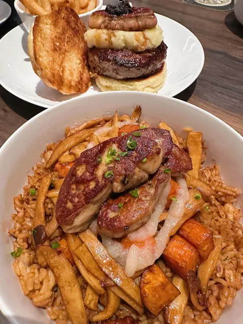 ​​Must-Try Fusion Cuisine in Vancouver | Hestia Kitchen + Bar 🍔🍷