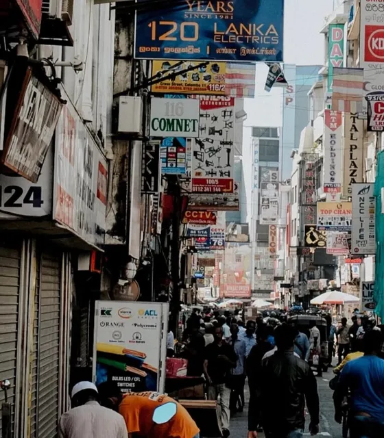 🌴 Colombo CityWalk: A Fantasy Drift at the Oriental Crossroads