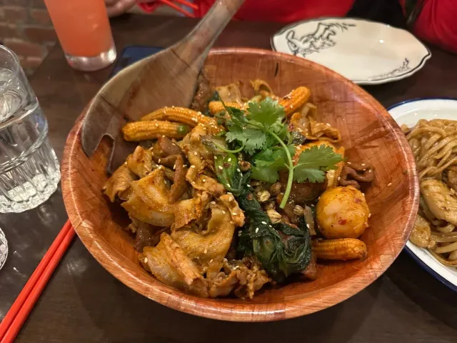 Flavorful Dry Pot – A Cozy & Delicious Find! 🍲🔥