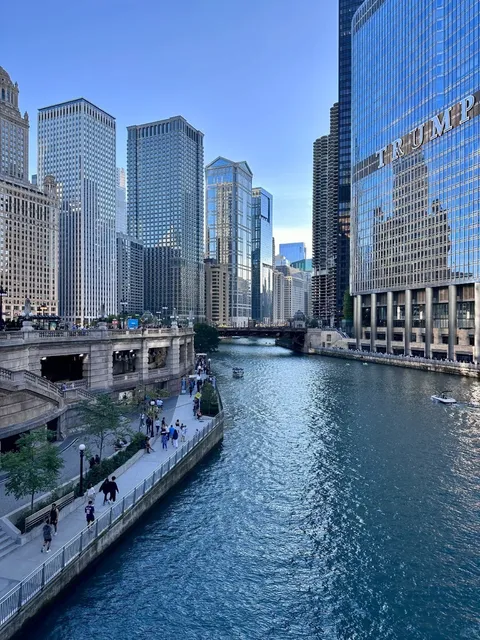 A Riverbank Without Unpleasant Odors 🏟😅