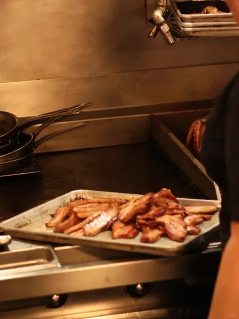 Chicago｜Swipe Left to See Me Eat the City’s No. 1 Burger 🍔🔥