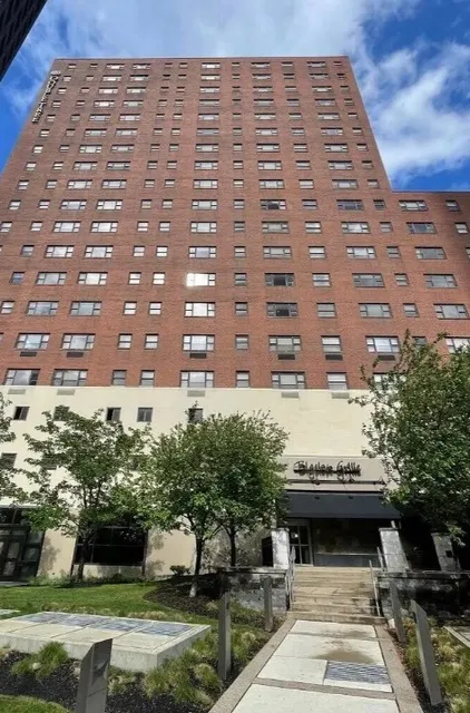 🏨 DoubleTree by Hilton Hotel & Suites Pittsburgh Downtown