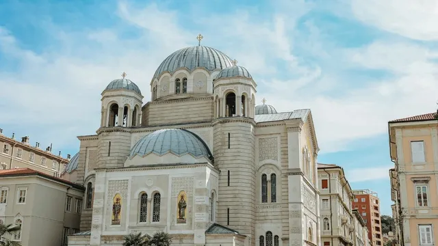 Discover the Beauty of Italy: A One-Day Guide to Trieste 🇮🇹✨