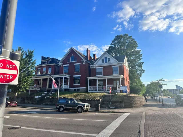 Ohio – Cincinnati's Suspension Bridge is Stunning🦢🌉