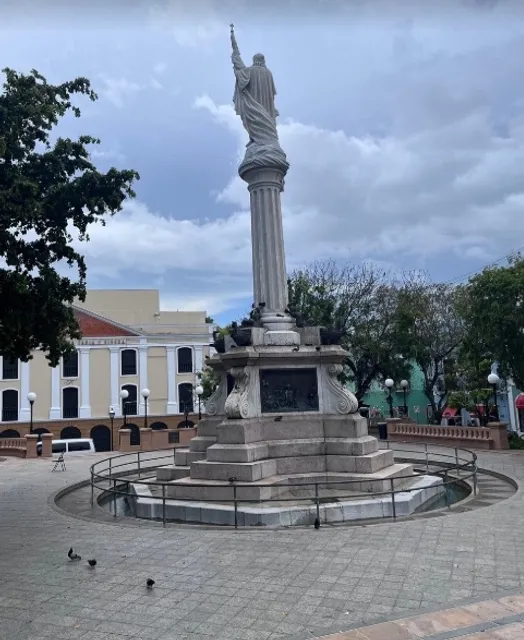 Plazas in San Juan for Leisure and Relaxation
