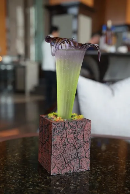 Tokyo Bar | Blooming Has Its Time, Falling Is Silent(2)