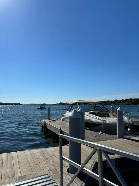 Minnesota – A Hidden Gem That’s Chill (Literally) ❄️✨