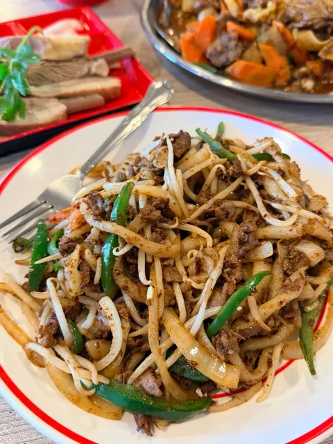 LA – The Hand-Pulled Lamb is Incredible!🥢