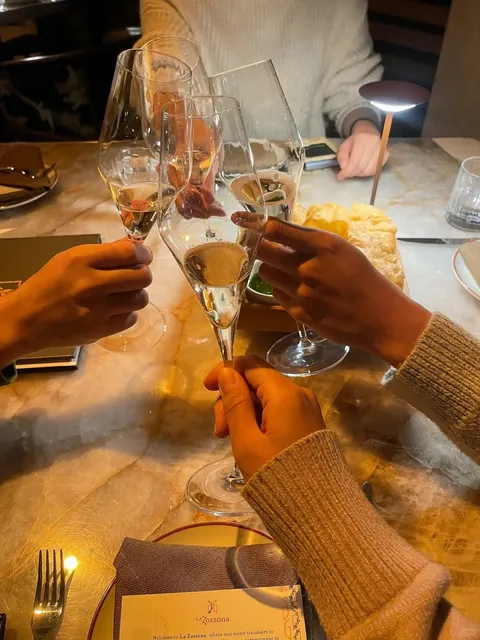 Italian restaurant atmosphere🍴 with evening breeze and delicious food