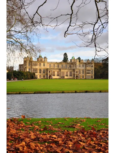 🏰 Audley Manor: The Idyllic Countryside from Novels