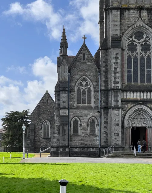 📍I declare Kilkenny to be the most quaint little city in Ireland! 💚✨