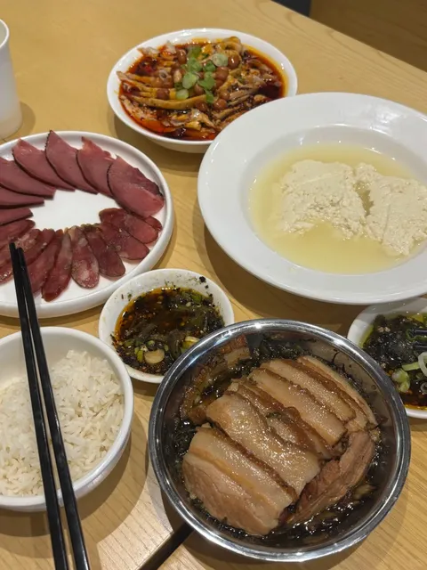 🇨🇦 Toronto Food Guide: Delicious & Affordable Meals for Two!