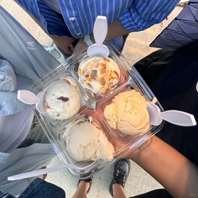 Madison | Lombardino’s — Their Pizza Is Absolutely Incredible! 🍕🤯