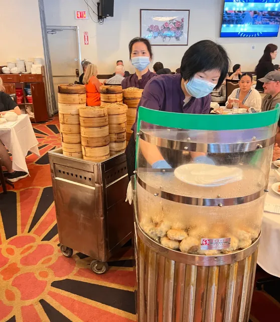 Vancouver's Legendary Dim Sum Cart Experience !