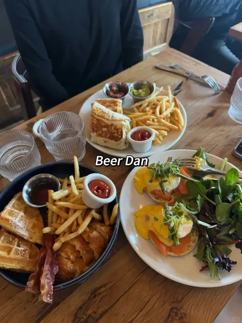 Aspen Food Guide: A Taste of Luxury in a Pet-Friendly Paradise! 🏔️🍴