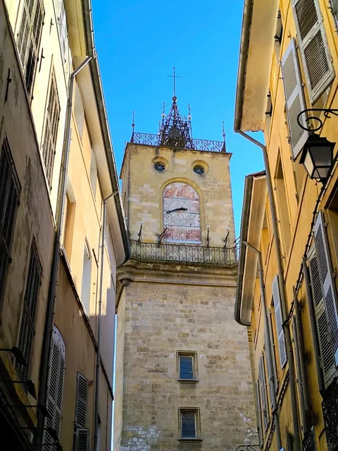 Aix-en-Provence: The beautiful City of Fountains ⛲✨